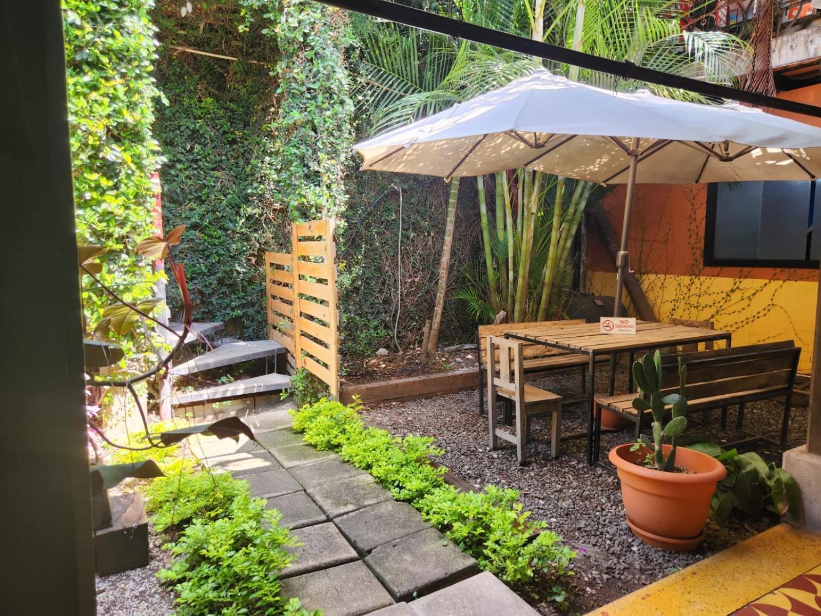 Amura Bed & Breakfast Antigua Bagian luar foto