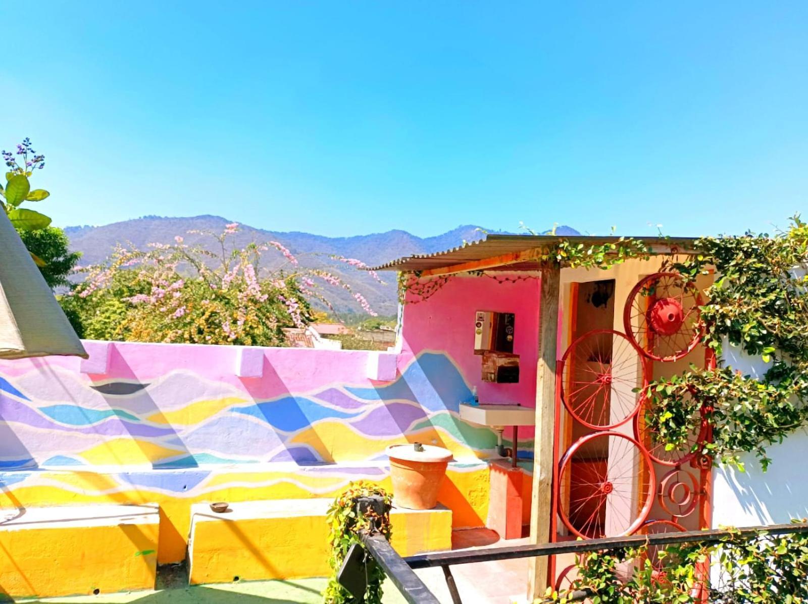 Amura Bed & Breakfast Antigua Bagian luar foto
